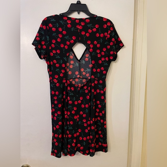 Forever 21 Open Back Cherry 🍒 Print Dress SZ L - Picture 2 of 4